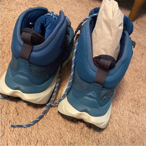 New With Box Women's Hoka Kaha 2 GTX - Picture 5 of 6